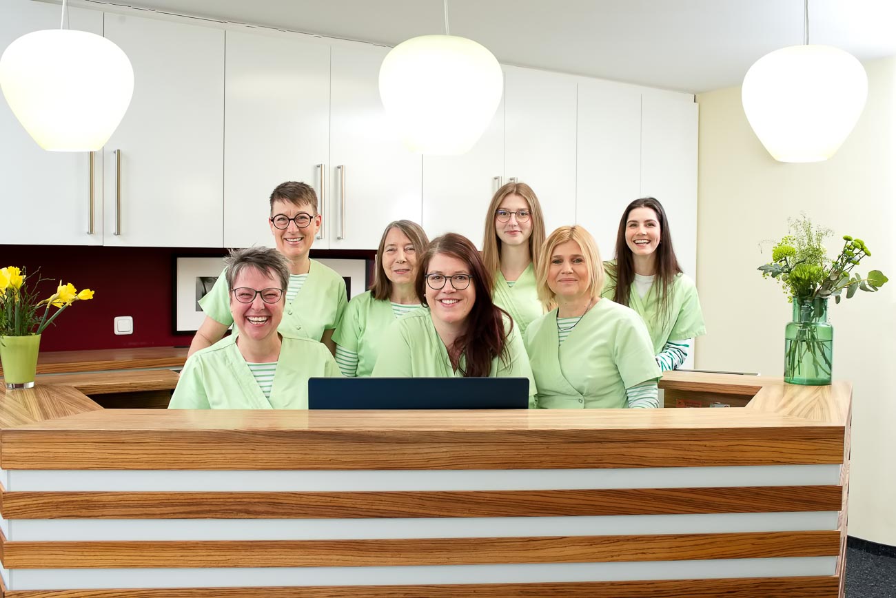 Klicken Sie das Bild, um zum nächsten Textblock zu scrollen Praxisteam Praxis Dr. Flatow Rheinbach